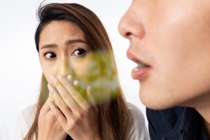 Bọc răng sứ có hôi miệng không