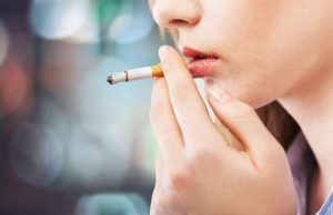 Cách chăm sóc răng miệng khi bạn hút thuốc